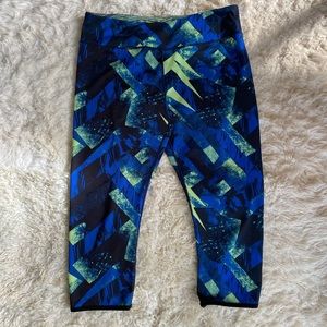 Kyodan reversible capris crop green